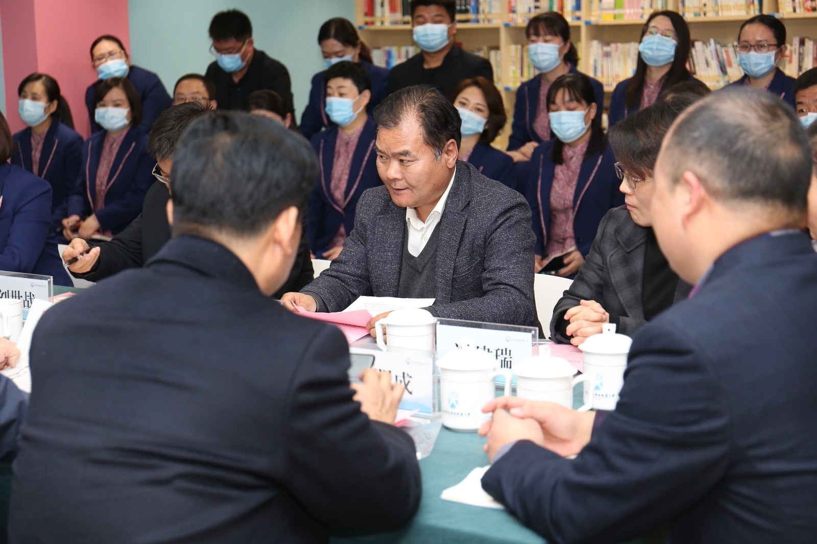 3 侯宏业院长工作汇报.JPG