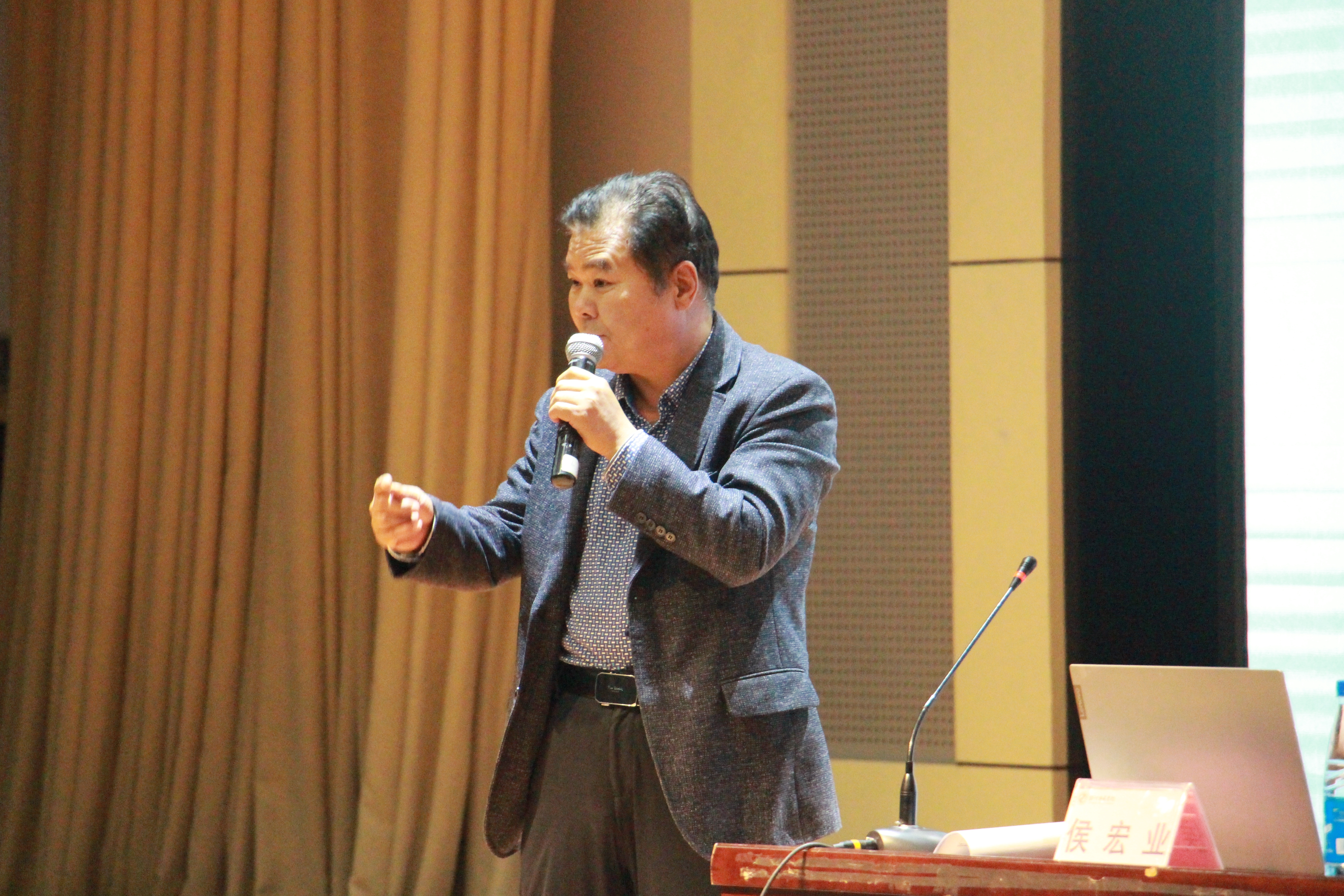 IMG_5685.JPG IMG_5685.JPG